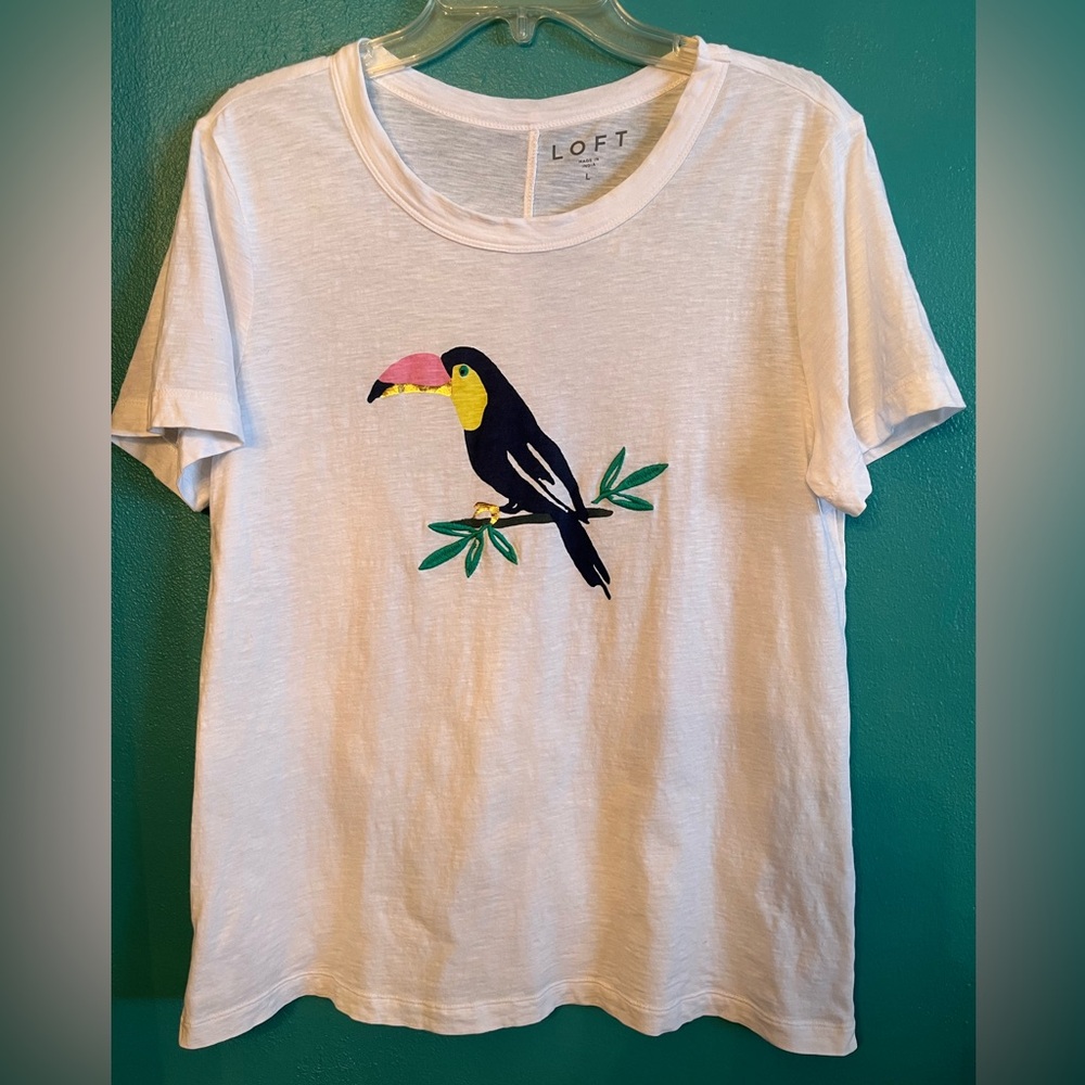 LOFT Women’s Short Sleeve White T-Shirt with Toucan Print Bird Tropical Size L